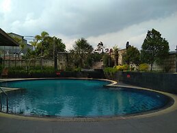 Cozy Furnished 3Br At Grand Setiabudi Apartment