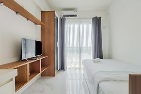 Modern And Comfort Studio Apartment At Sky House Bsd