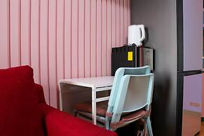 Comfort And Cozy 2Br At Springlake Summarecon Bekasi Apartment