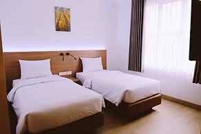 GRAND   THAMRIN  HOTEL