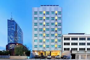 GRAND   THAMRIN  HOTEL