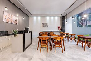 GRAND   THAMRIN  HOTEL