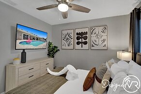 Family vacation 6 Br with Heated Pool