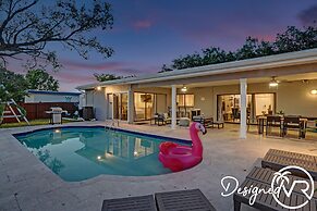 Family vacation 6 Br with Heated Pool