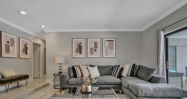 Family vacation 6 Br with Heated Pool