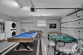 Family vacation 6 Br with Heated Pool