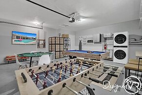 Family vacation 6 Br with Heated Pool