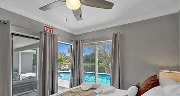 Family vacation 6 Br with Heated Pool