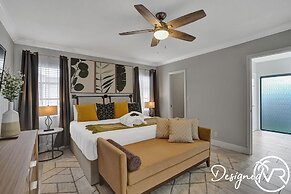 Family vacation 6 Br with Heated Pool