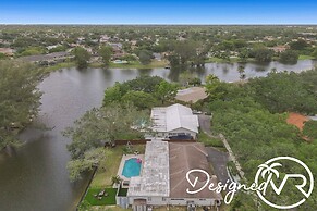 Family vacation 6 Br with Heated Pool