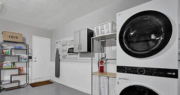 Family vacation 6 Br with Heated Pool