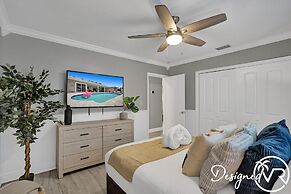 Family vacation 6 Br with Heated Pool