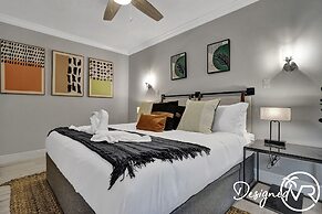 Family vacation 6 Br with Heated Pool