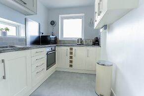 Tides - Beach Front Apartment in Bracklesham Bay