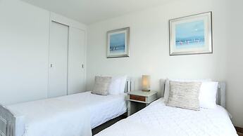 Tides - Beach Front Apartment in Bracklesham Bay