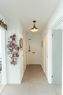 Tides - Beach Front Apartment in Bracklesham Bay