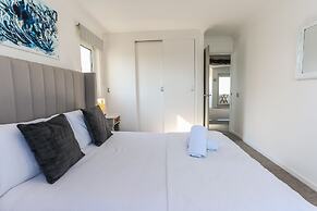 Tides - Beach Front Apartment in Bracklesham Bay