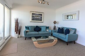 Tides - Beach Front Apartment in Bracklesham Bay