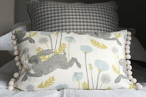 Hollicarrs - Hares Leap