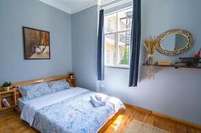 Apartment with Garden View