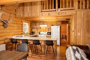 19 - Moonlight Ridge 3 Bedroom Home by RedAwning