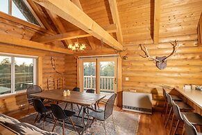 19 - Moonlight Ridge 3 Bedroom Home by RedAwning