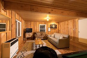 19 - Moonlight Ridge 3 Bedroom Home by RedAwning