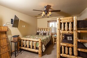 43 - Endless Views 3 Bedroom Home by RedAwning