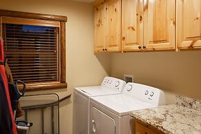 43 - Endless Views 3 Bedroom Home by RedAwning