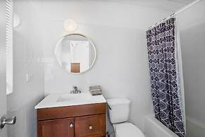 Beachfront White Palm Villa - Tar Bay