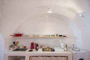 Santorinio Yellow House