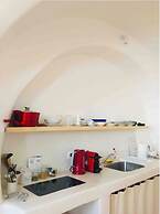 Santorinio Yellow House