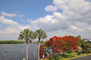 209 Little Harbor Inn