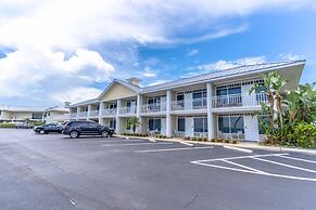 201 Little Harbor Inn