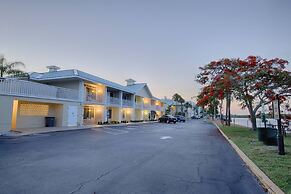 506 Little Harbor Inn