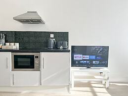 Modern Flat in Paddington