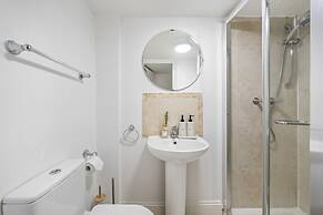 Modern Flat in Paddington