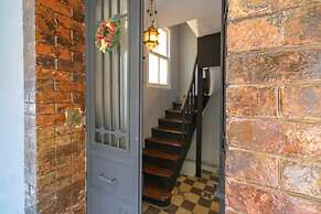 Garden Floor Flat in The Galata