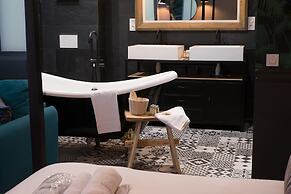 The Royal Elysée Suite