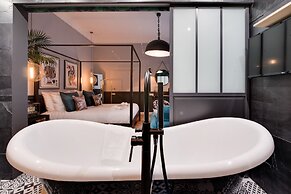 The Royal Elysée Suite