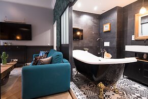 The Royal Elysée Suite