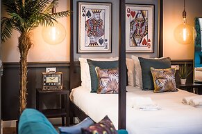 The Royal Elysée Suite