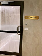 Skygarden Luxury Condo