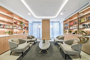 Skygarden Luxury Condo