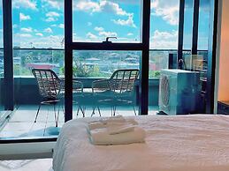 Skygarden Luxury Condo