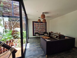 CASA MEXICANA MODERNA - PISCINA PRIVADA