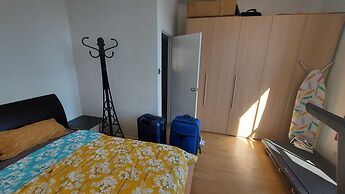 Extra Large One Bedroom Flat With Parking
