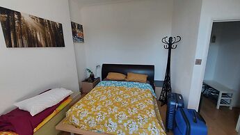 Extra Large One Bedroom Flat With Parking