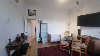 Extra Large One Bedroom Flat With Parking