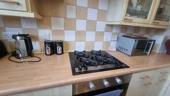 Extra Large One Bedroom Flat With Parking